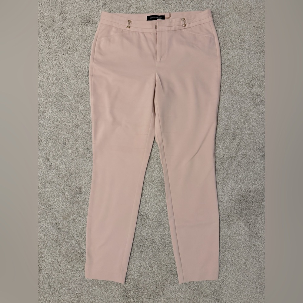 Chic pink cropped trousers *perfect for spring*
